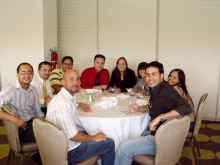 El equipo de la Mesa Redonda en SAI